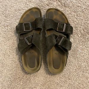 Brown Arizona Birkenstock’s